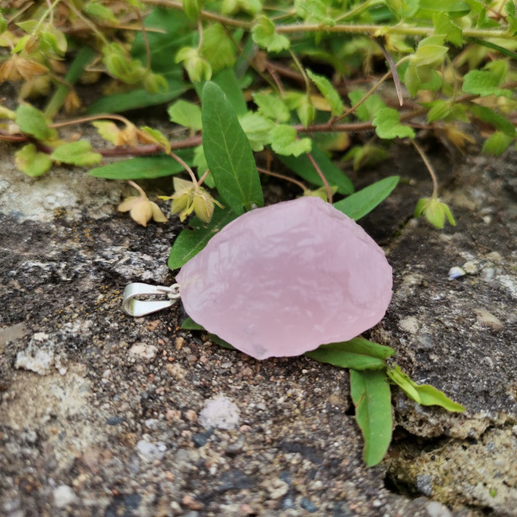 pendentif quartz rose brut